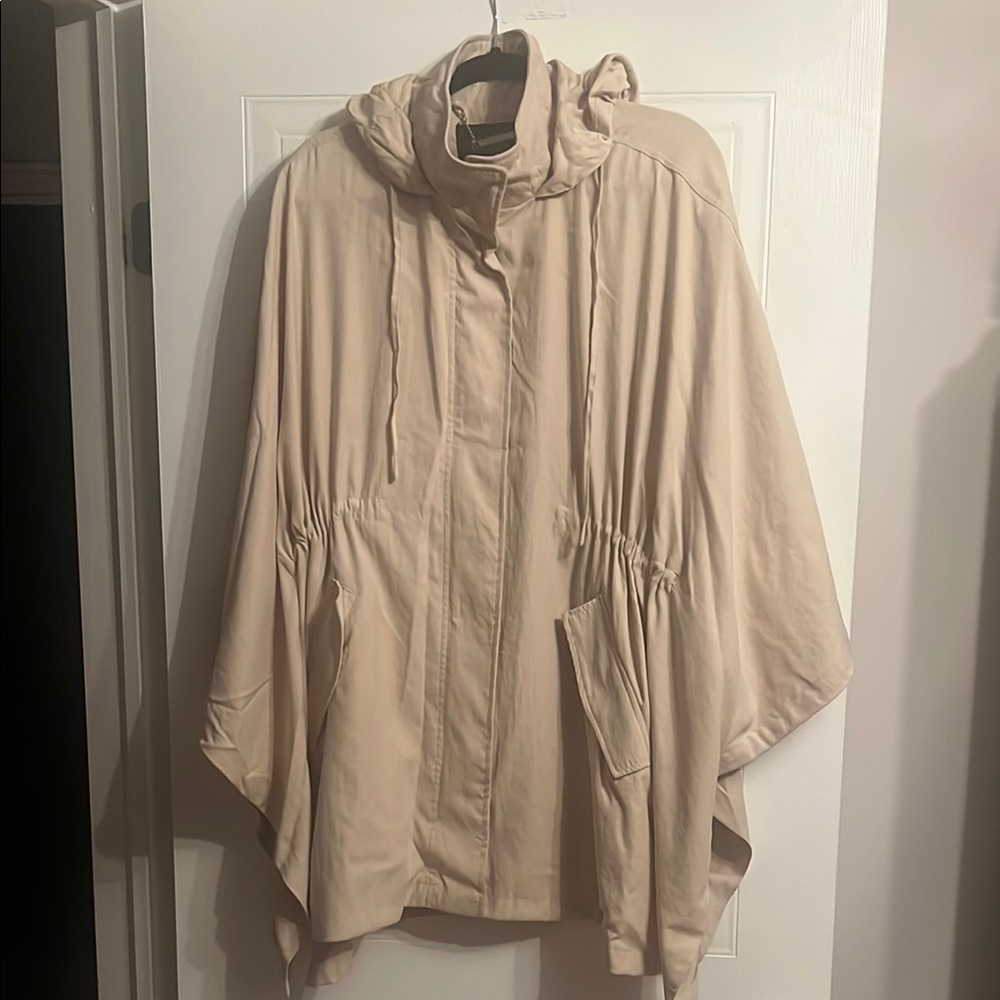 Badgley Mischka Beige Cape Coat XS/S/M New with Tags